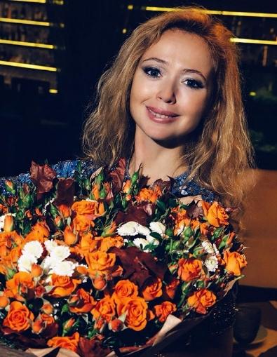 Двухлетняя дочь Елены Захаровой еще не отучилась от груди - «Новости Музыки»
