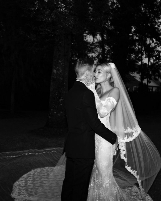 Хейли Болдуин показала новые фото со свадьбы с Джастином Бибером - «Новости Музыки»