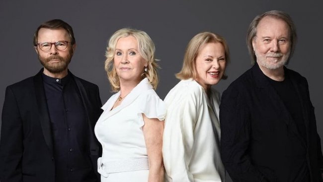 Рождественские чудеса и много музыки: ABBA выпустили клип «Little Things» - «Новости Музыки»