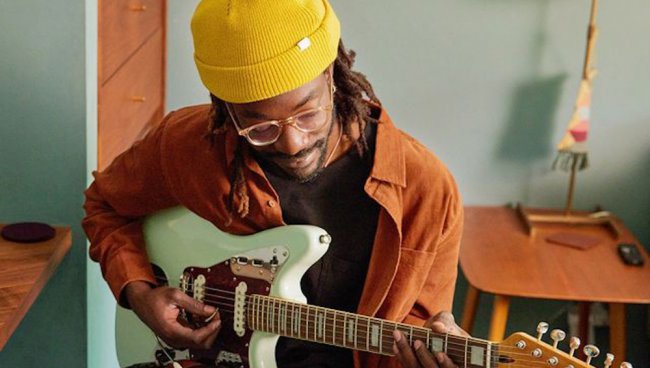 Fender позволил учиться игре на гитаре в стиле R&B и соул - «Новости Музыки»